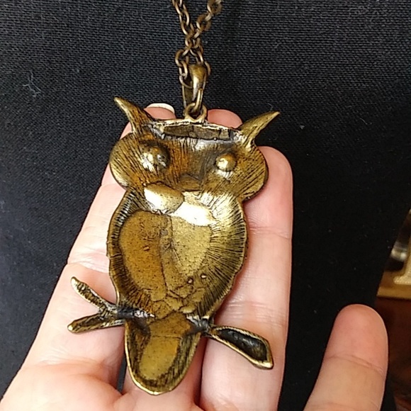 Large Embellished Owl Necklace Pendant - Picture 10 of 17